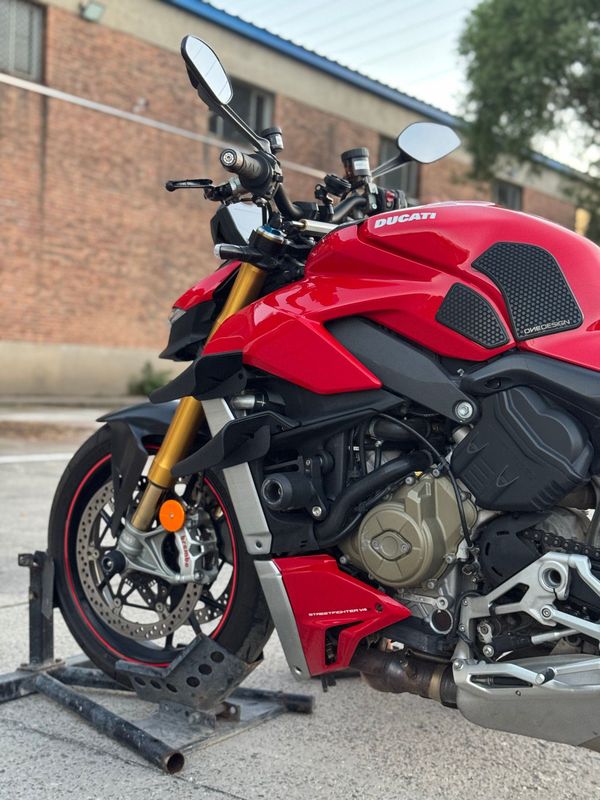 二手杜卡迪Street Fighter V4