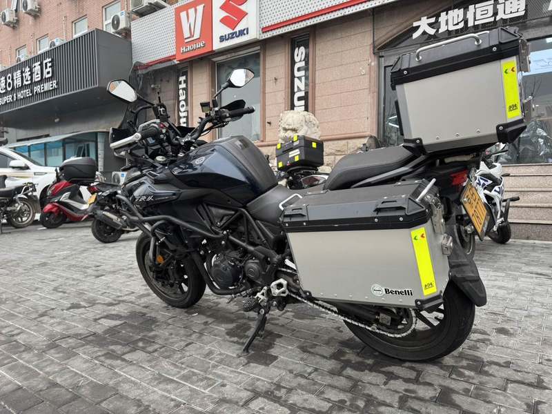 二手贝纳利金鹏 TRK502
