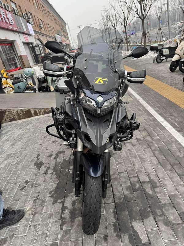 二手贝纳利金鹏 TRK502