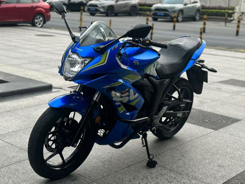 二手济南铃木极客飒 Gixxer 155