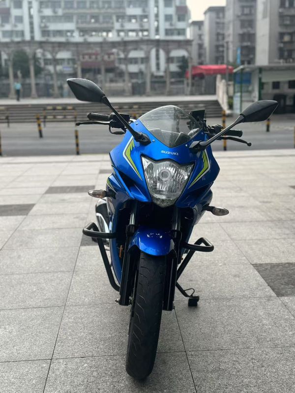 二手济南铃木极客飒 Gixxer 155