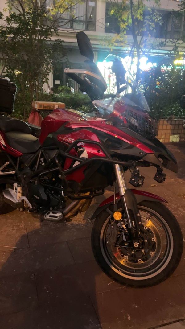 二手贝纳利金鹏 TRK502