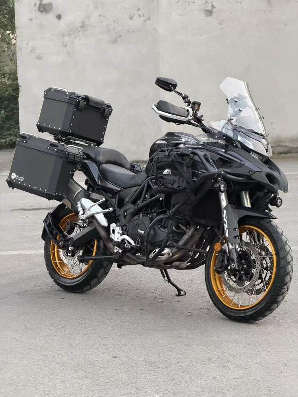 二手贝纳利金鹏 TRK502