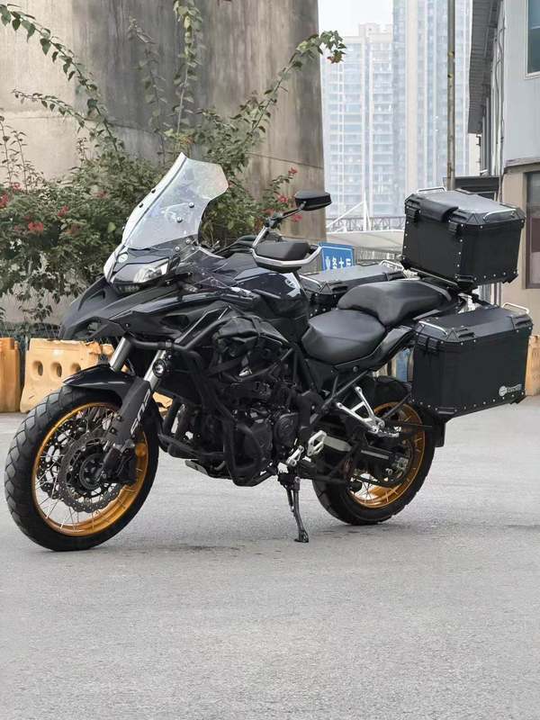 二手贝纳利金鹏 TRK502