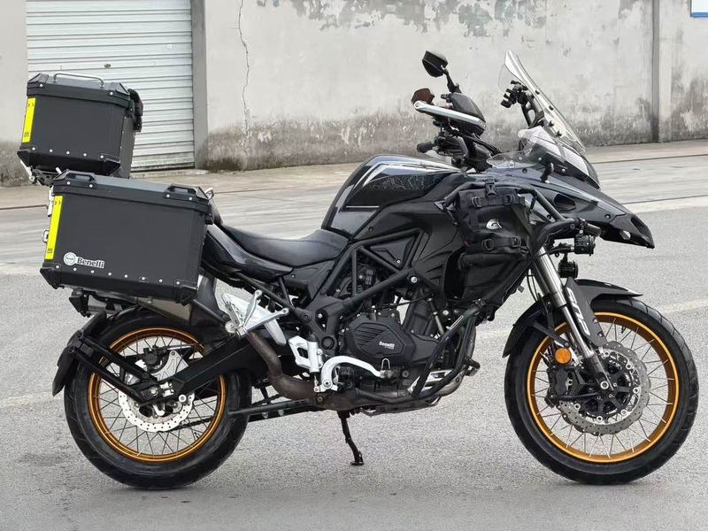 二手贝纳利金鹏 TRK502