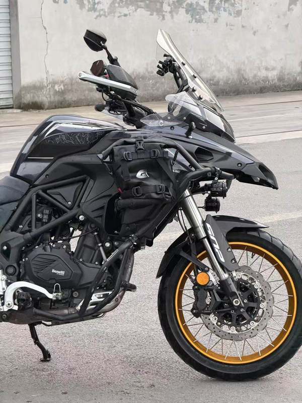 二手贝纳利金鹏 TRK502