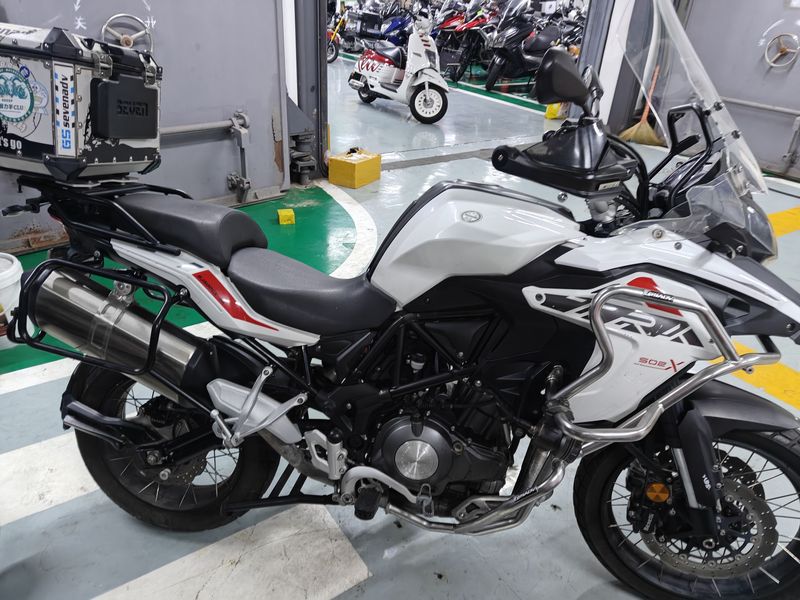 二手贝纳利金鹏 TRK502