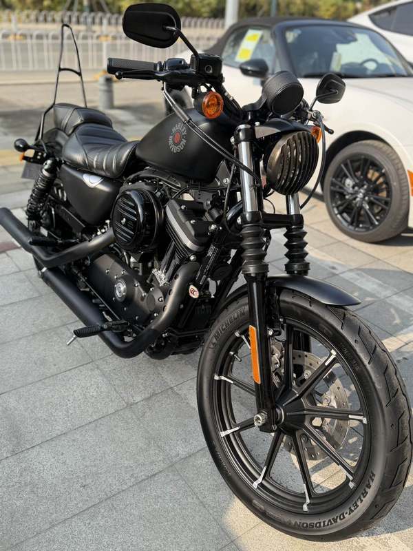 二手哈雷戴维森Iron883 硬汉