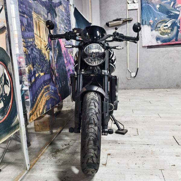 二手凯旋Trident 660