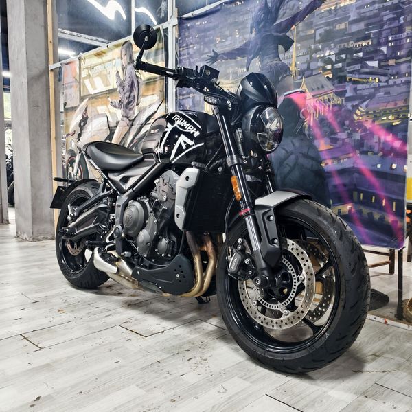 二手凯旋Trident 660