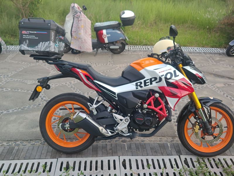 二手五羊本田CB190R 暴锋眼