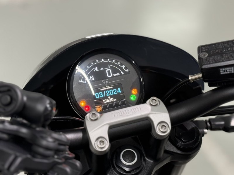 二手凯旋Trident 660