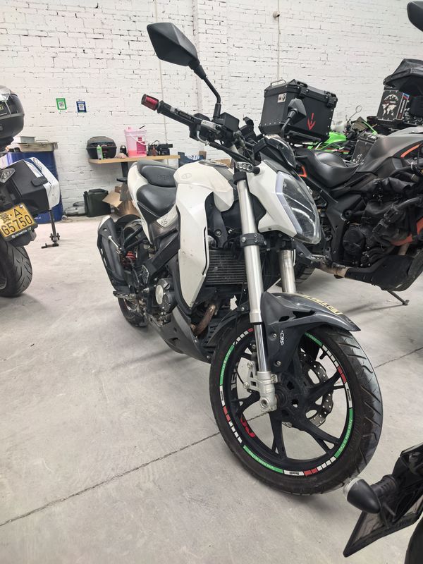 二手贝纳利小迅龙 BN150S