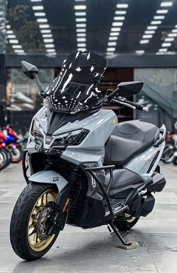 二手三阳哈士奇 Husky ADV300