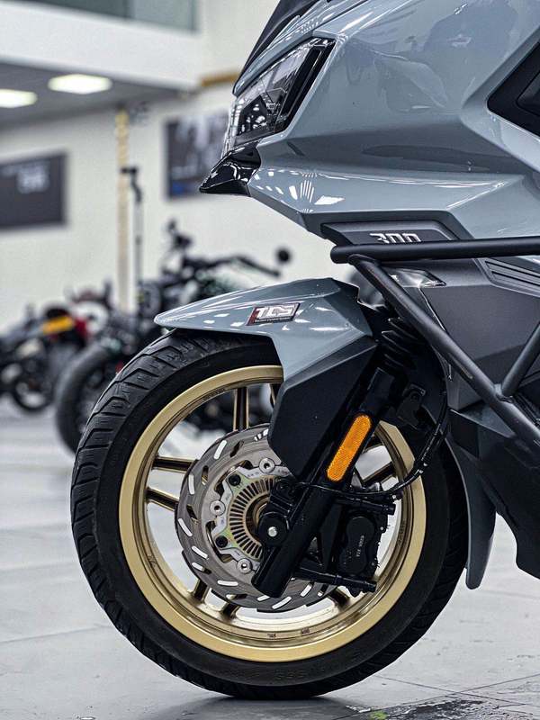 二手三阳哈士奇 Husky ADV300