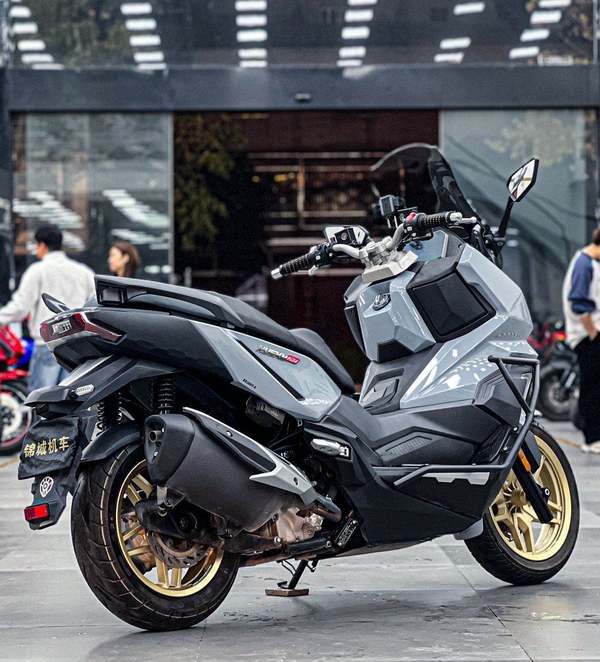 二手三阳哈士奇 Husky ADV300