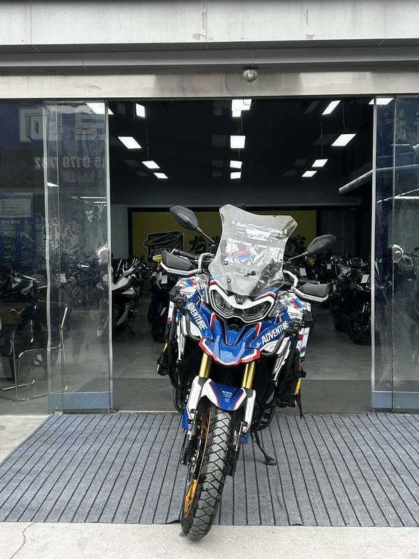 二手贝纳利TRK702