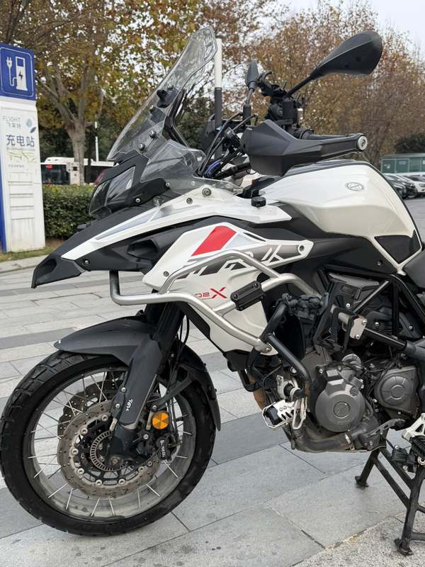 二手贝纳利金鹏 TRK502