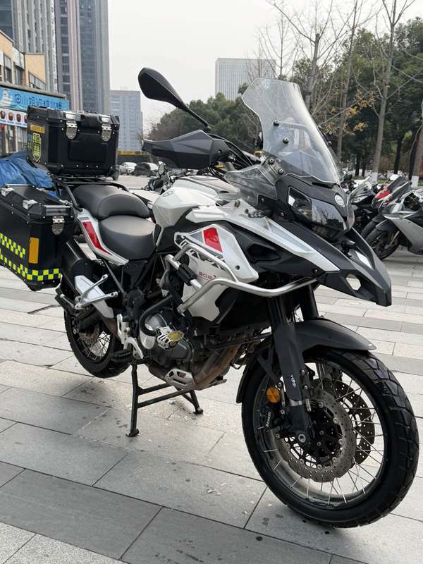 二手贝纳利金鹏 TRK502