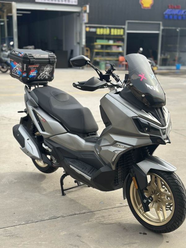 二手三阳哈士奇 Husky ADV300