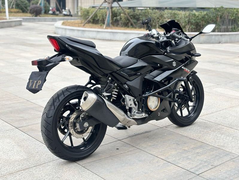 二手豪爵铃木GSX250R