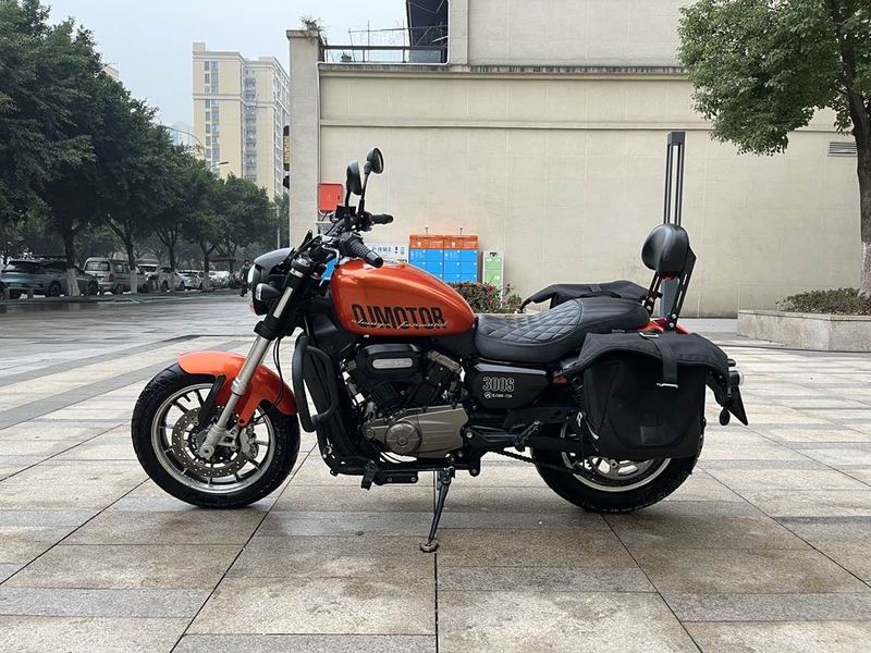 二手QJMOTOR闪300