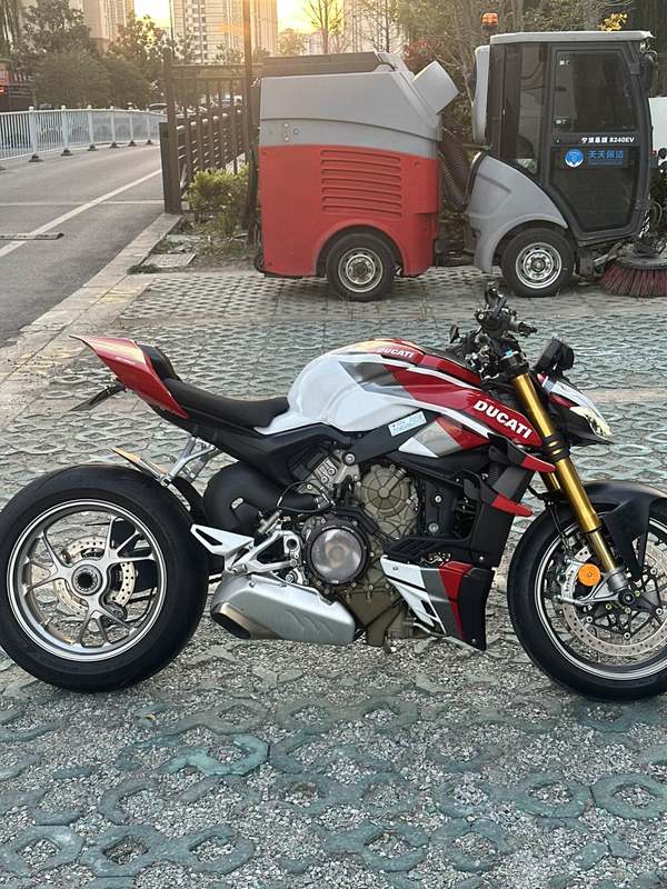 二手杜卡迪Street Fighter V4