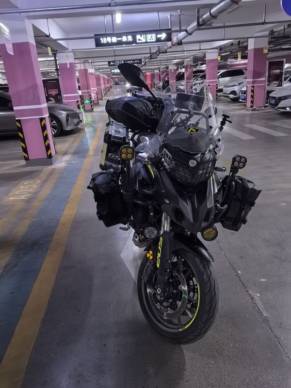 二手贝纳利金鹏 TRK502