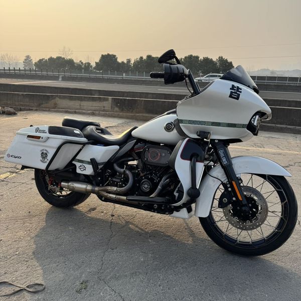 二手哈雷戴维森大道滑翔 Street Glide