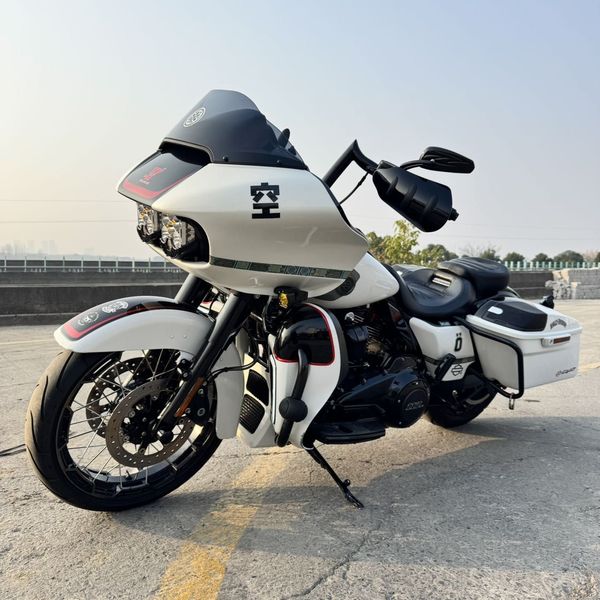 二手哈雷戴维森大道滑翔 Street Glide