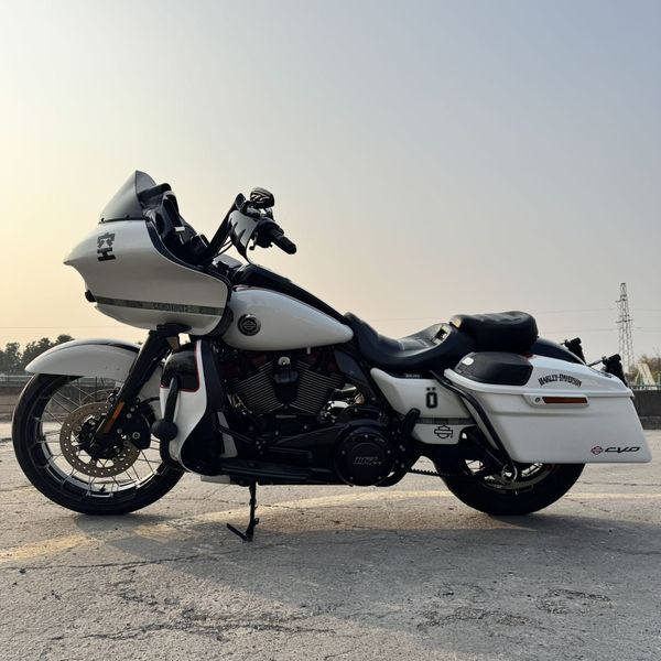 二手哈雷戴维森大道滑翔 Street Glide