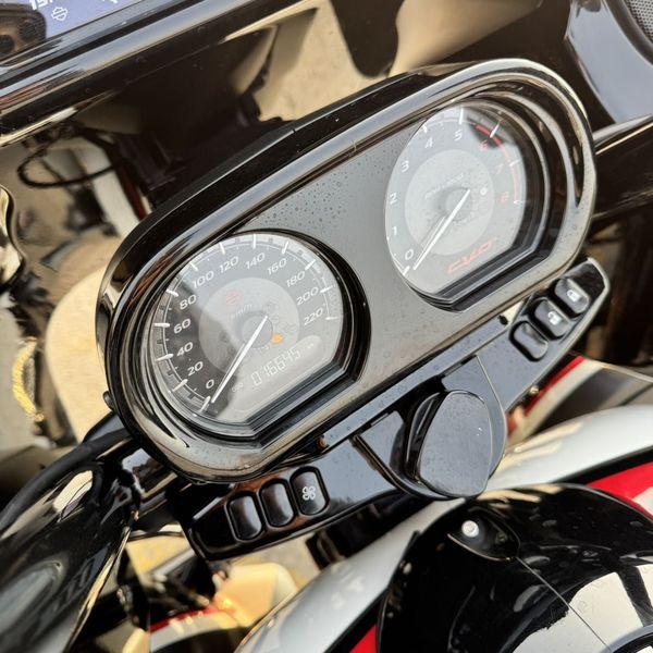 二手哈雷戴维森大道滑翔 Street Glide