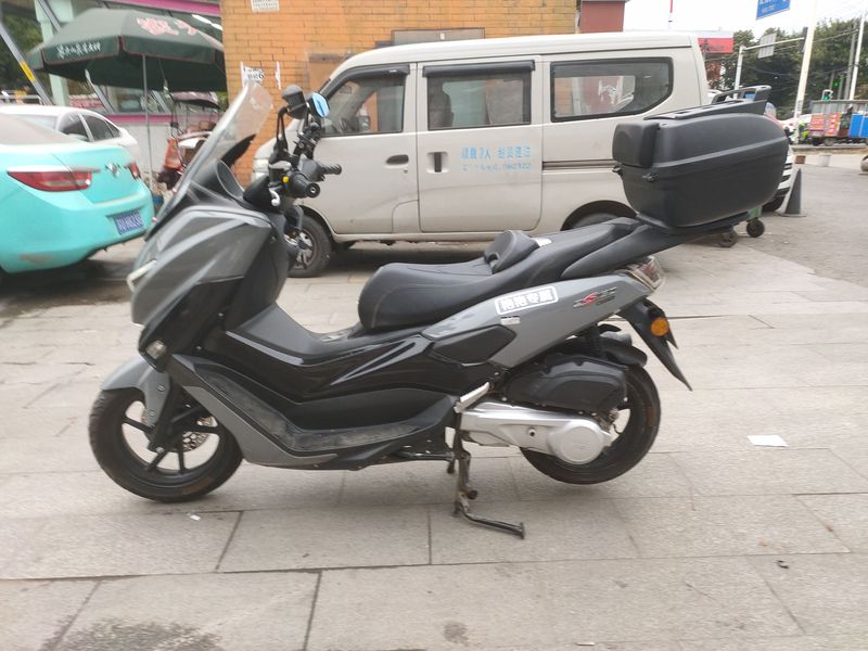 二手望雅猛士三代