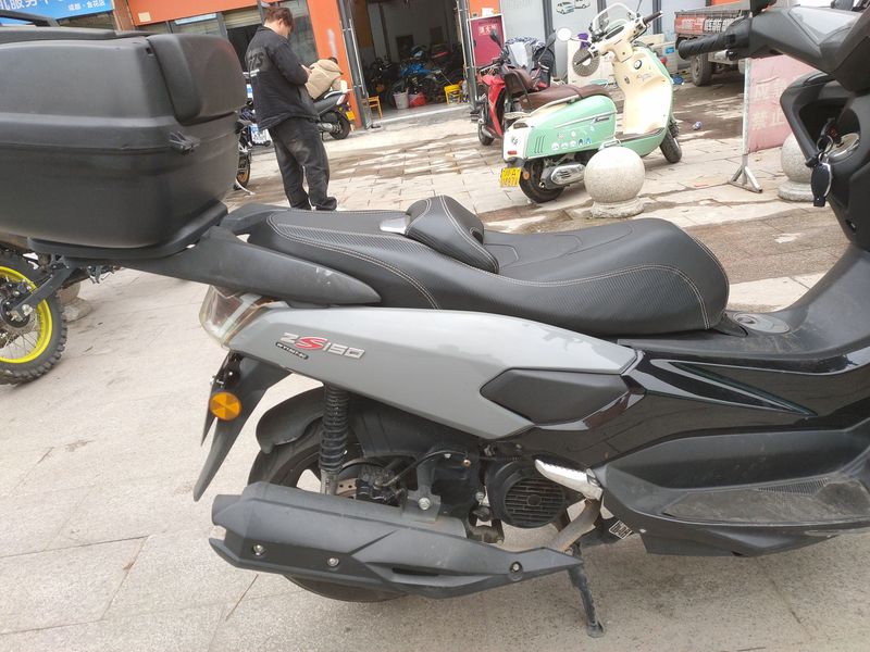 二手望雅猛士三代