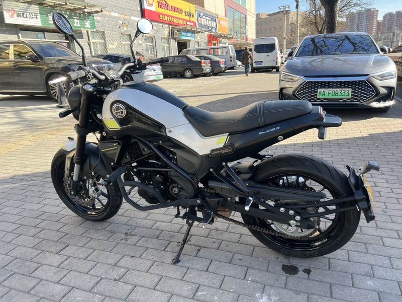 二手贝纳利幼狮 Leoncino 250