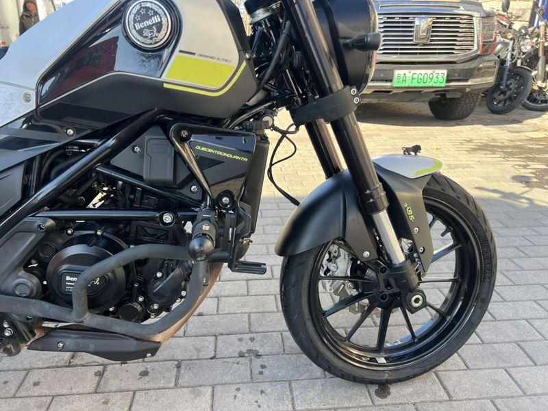 二手贝纳利幼狮 Leoncino 250