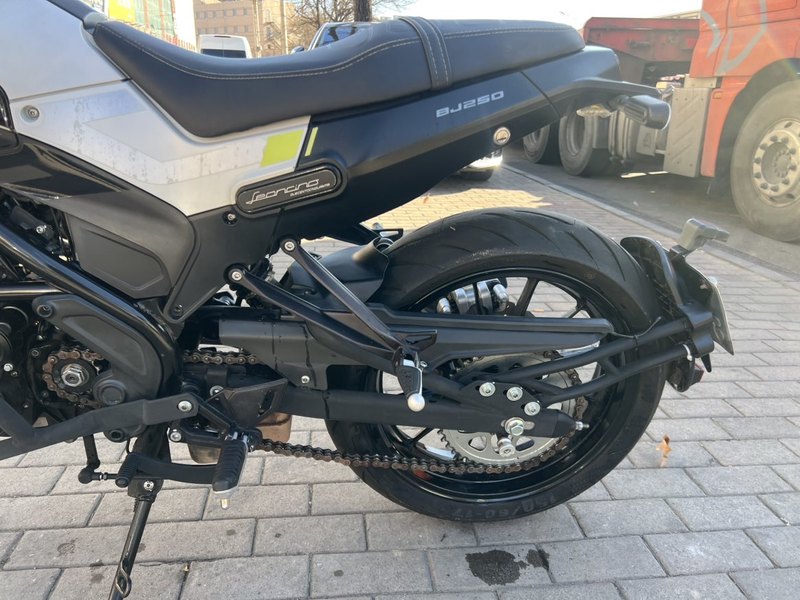 二手贝纳利幼狮 Leoncino 250