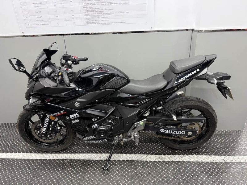 二手豪爵铃木GSX250R