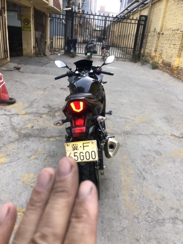 二手豪爵铃木GSX250R