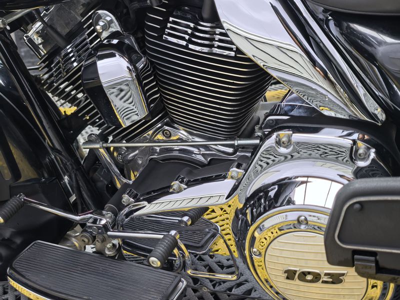 二手哈雷戴维森旗舰滑翔  Limited