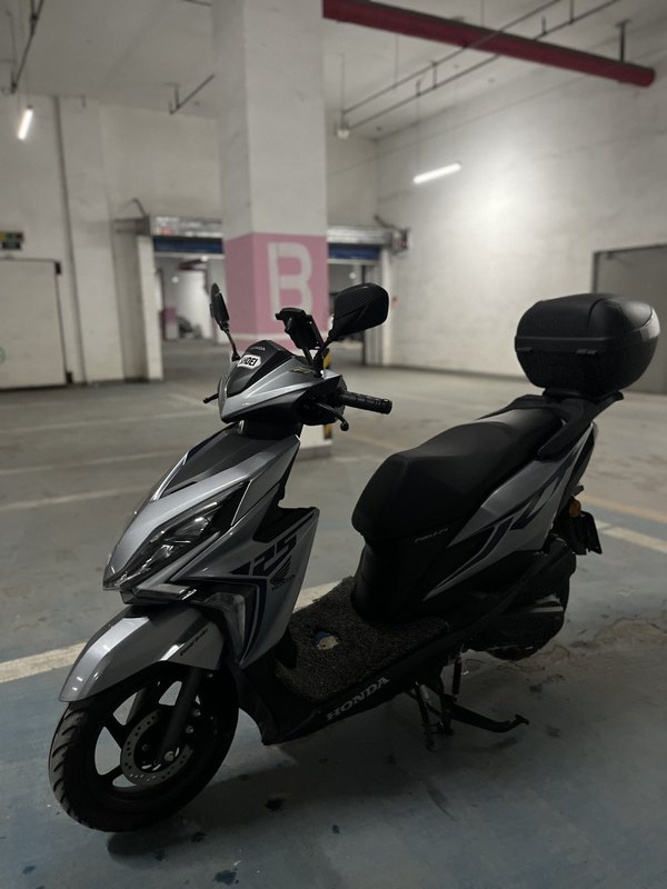 二手新大洲本田裂行 RX125Fi