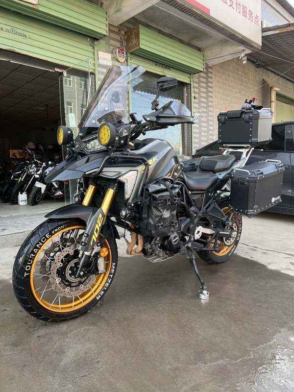 二手贝纳利TRK702