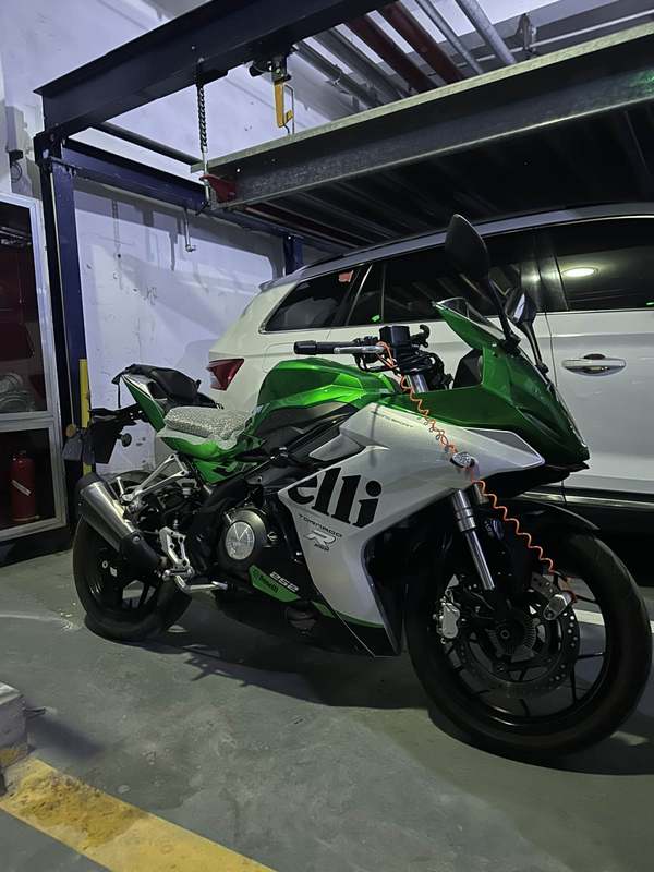 二手贝纳利龙卷风 Tornado 252R