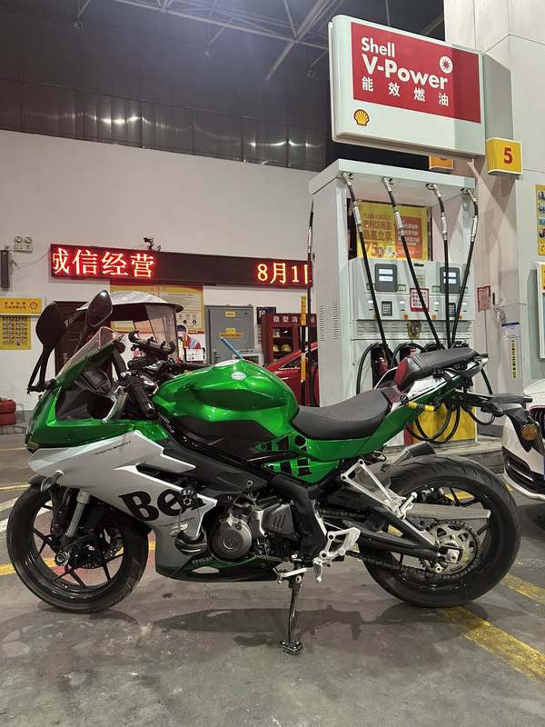 二手贝纳利龙卷风 Tornado 252R