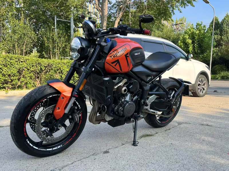 二手凯旋Trident 660