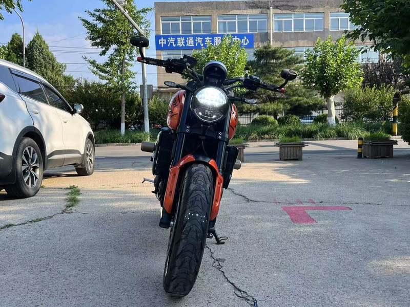 二手凯旋Trident 660