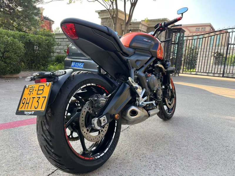 二手凯旋Trident 660