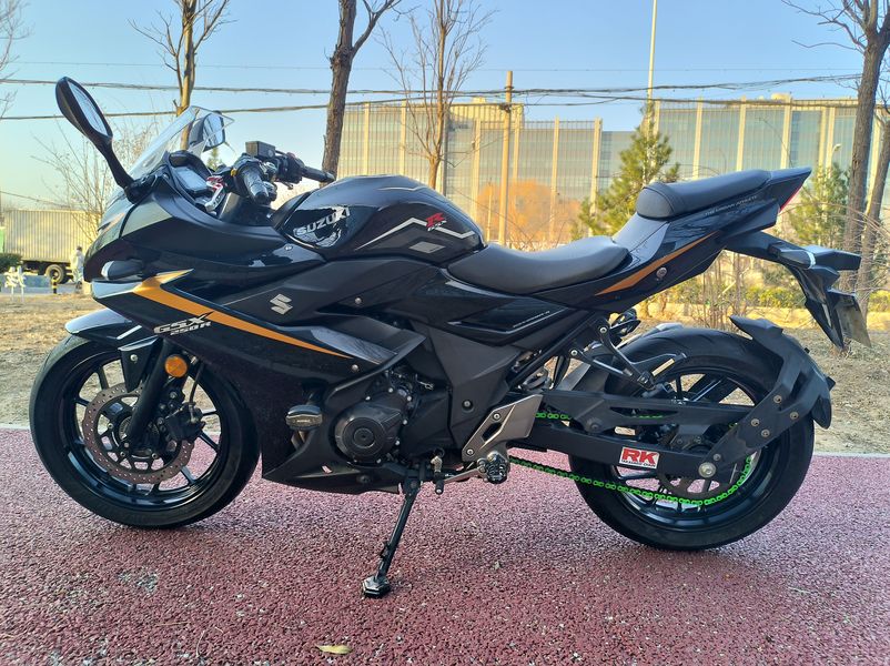 二手豪爵铃木GSX250R