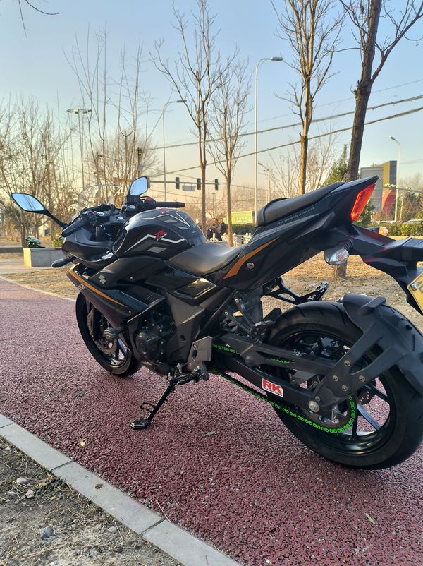 二手豪爵铃木GSX250R