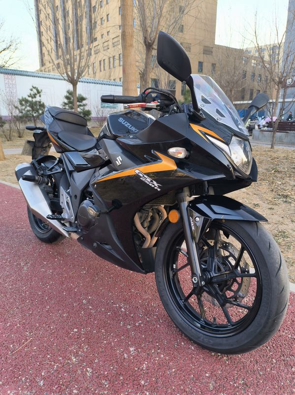 二手豪爵铃木GSX250R
